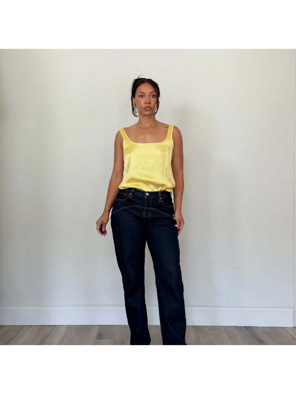 Escada - Picture 3 of 9